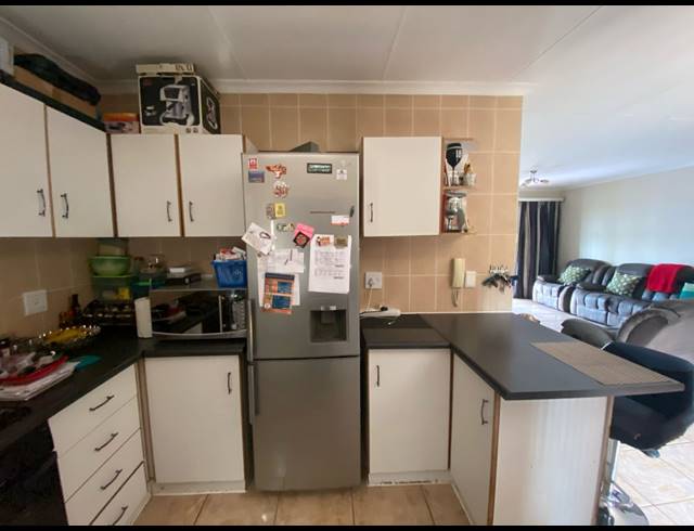 3 BEDROOM TOWNHOUSE FOR SALE IN LINCOLN MEADE